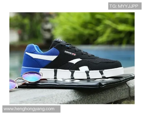 卫衣足球星风采：运动与时尚的完美融合，引领街头潮流新风尚